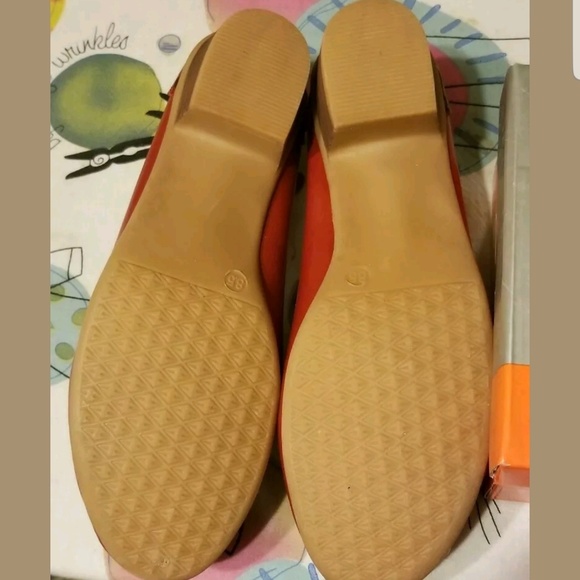 Shoes - Picture 4 of 6